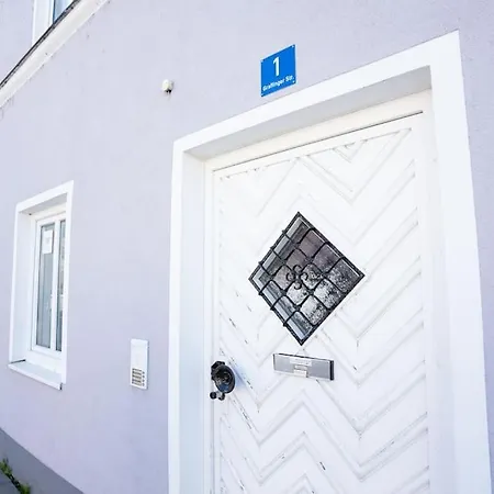 New Modernes Loft Im Zentrum Von דירה
